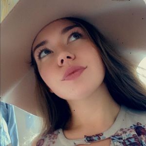 Meet your Posher, Jeannie